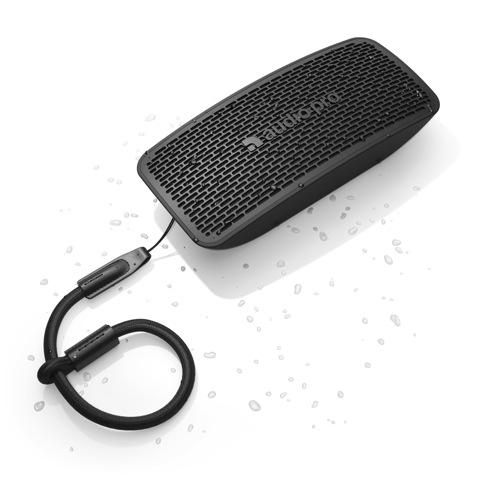 Kompakter schwarzer Audio Pro P5 Bluetooth-Lautsprecher mit Trageschlaufe und IPX4-Spritzwasserschutz