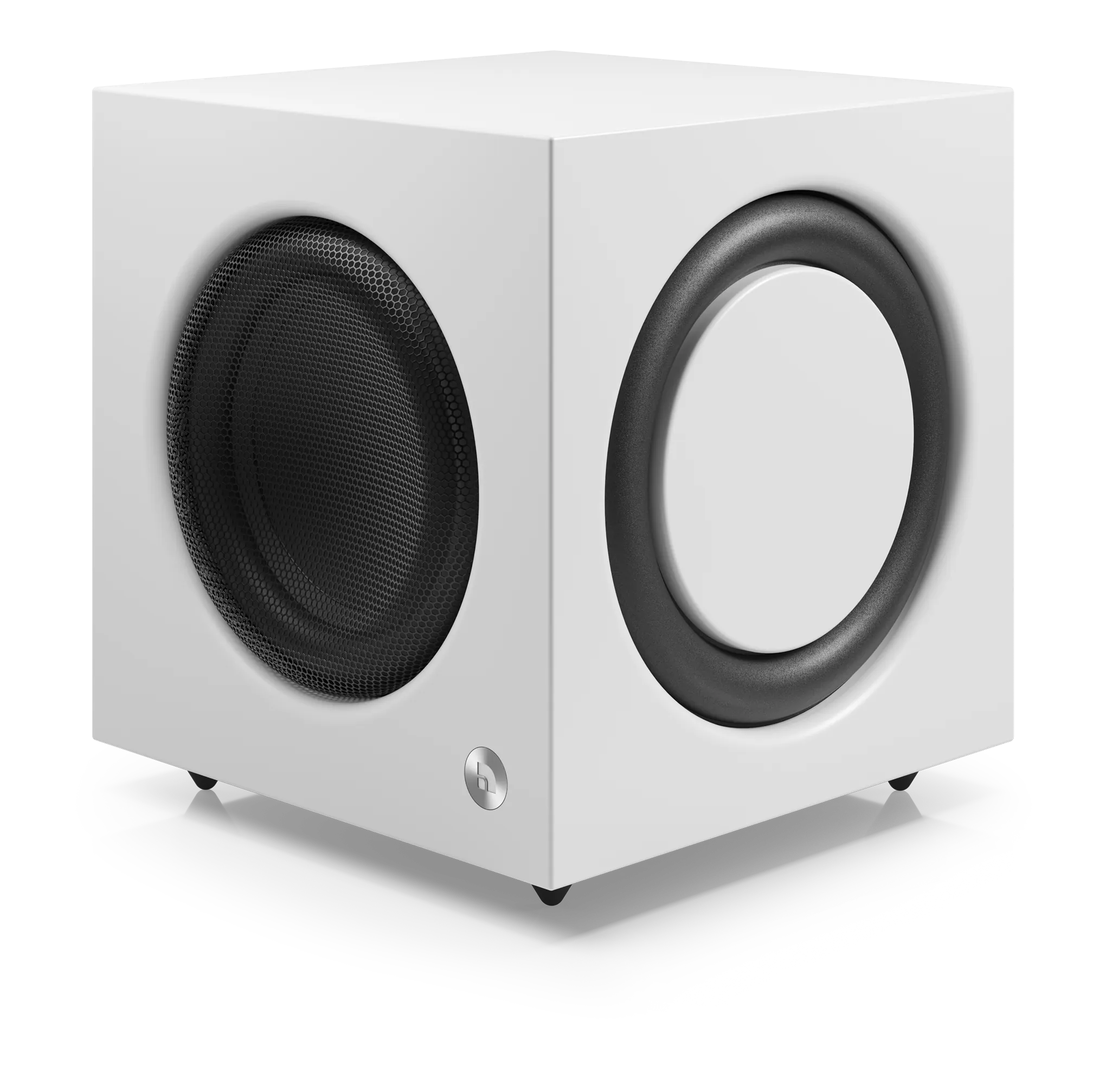 Weißer Audio Pro SW-10 Subwoofer in schräge Ansicht mit Treiber und Passivmembran